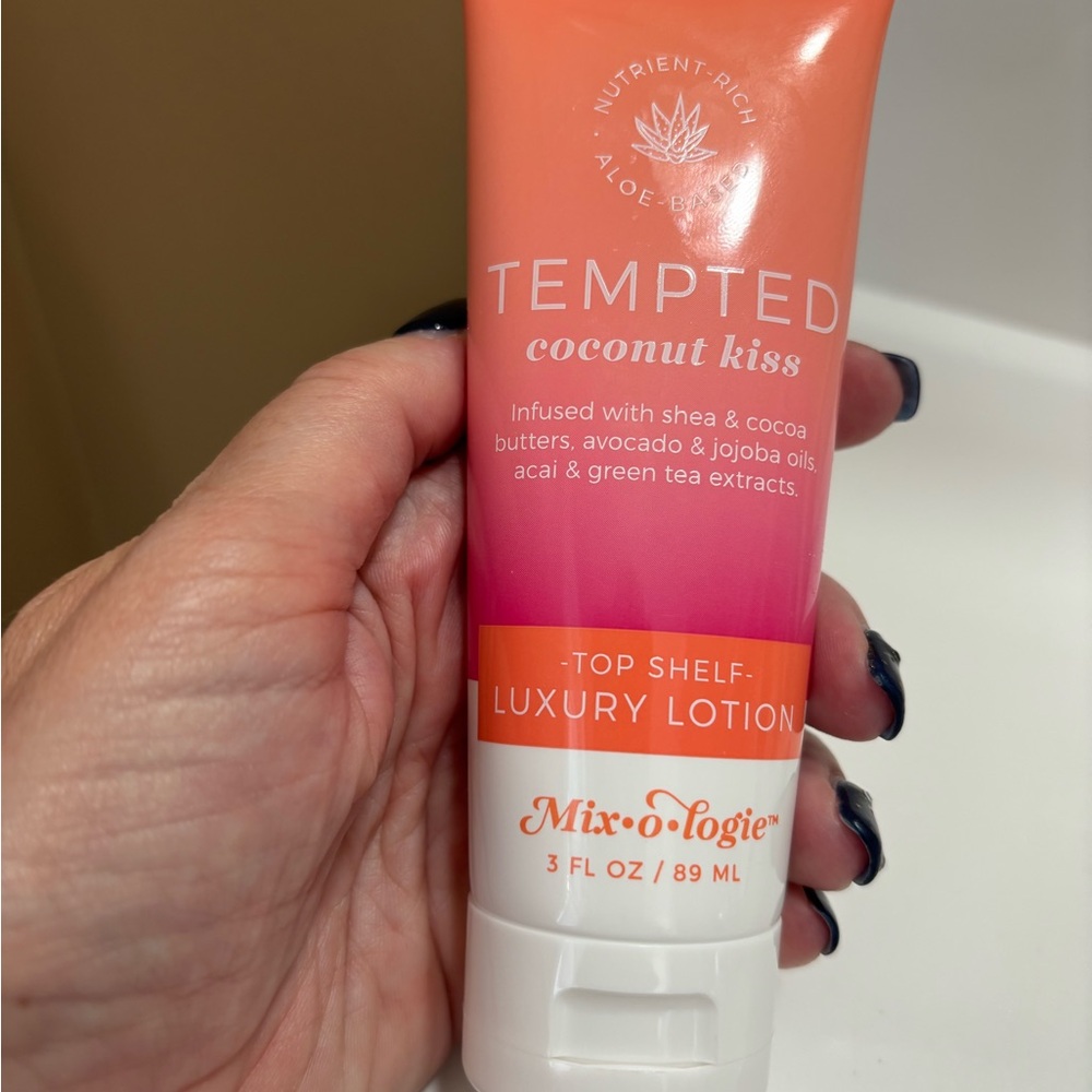 Mixologie Tempted Coconut Kiss Top Shelf Lotion